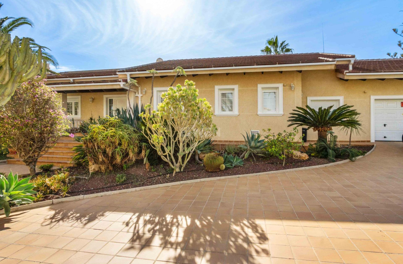 Odsprzedaż - Villa - Cabo Roig - Muy Cerca De La Playa