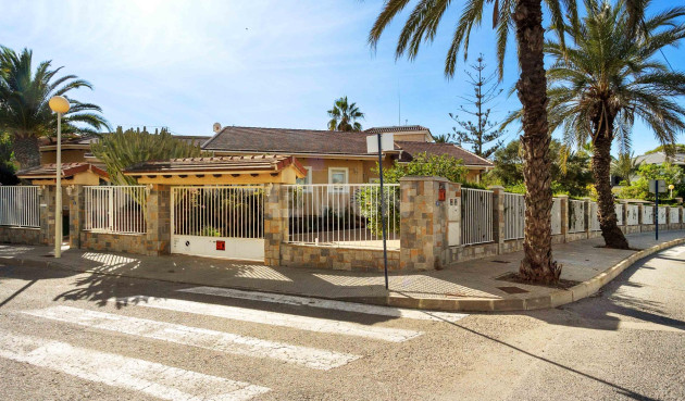 Odsprzedaż - Villa - Cabo Roig - Muy Cerca De La Playa