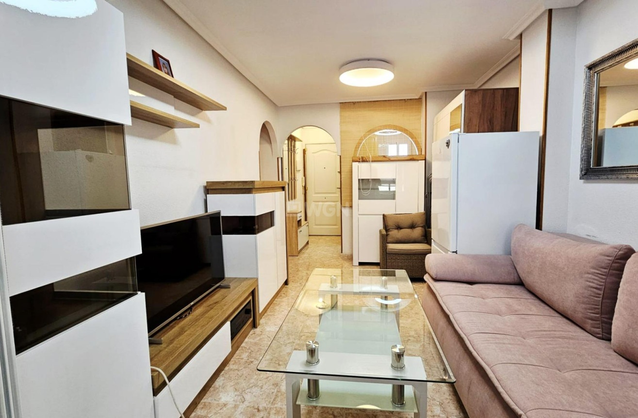 Odsprzedaż - Mieszkanie w bloku - Torrevieja - Nueva Torrevieja