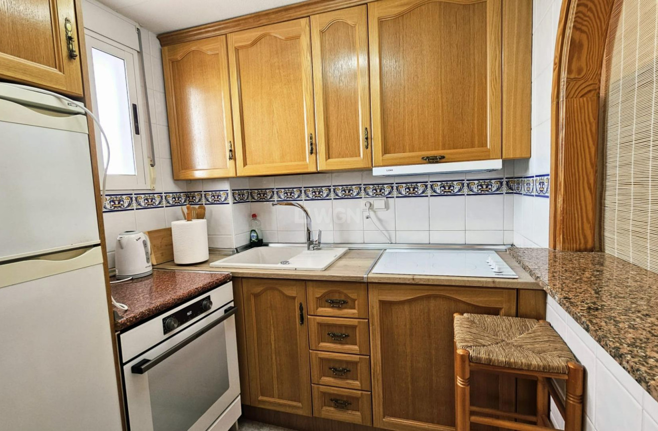 Odsprzedaż - Mieszkanie w bloku - Torrevieja - Nueva Torrevieja