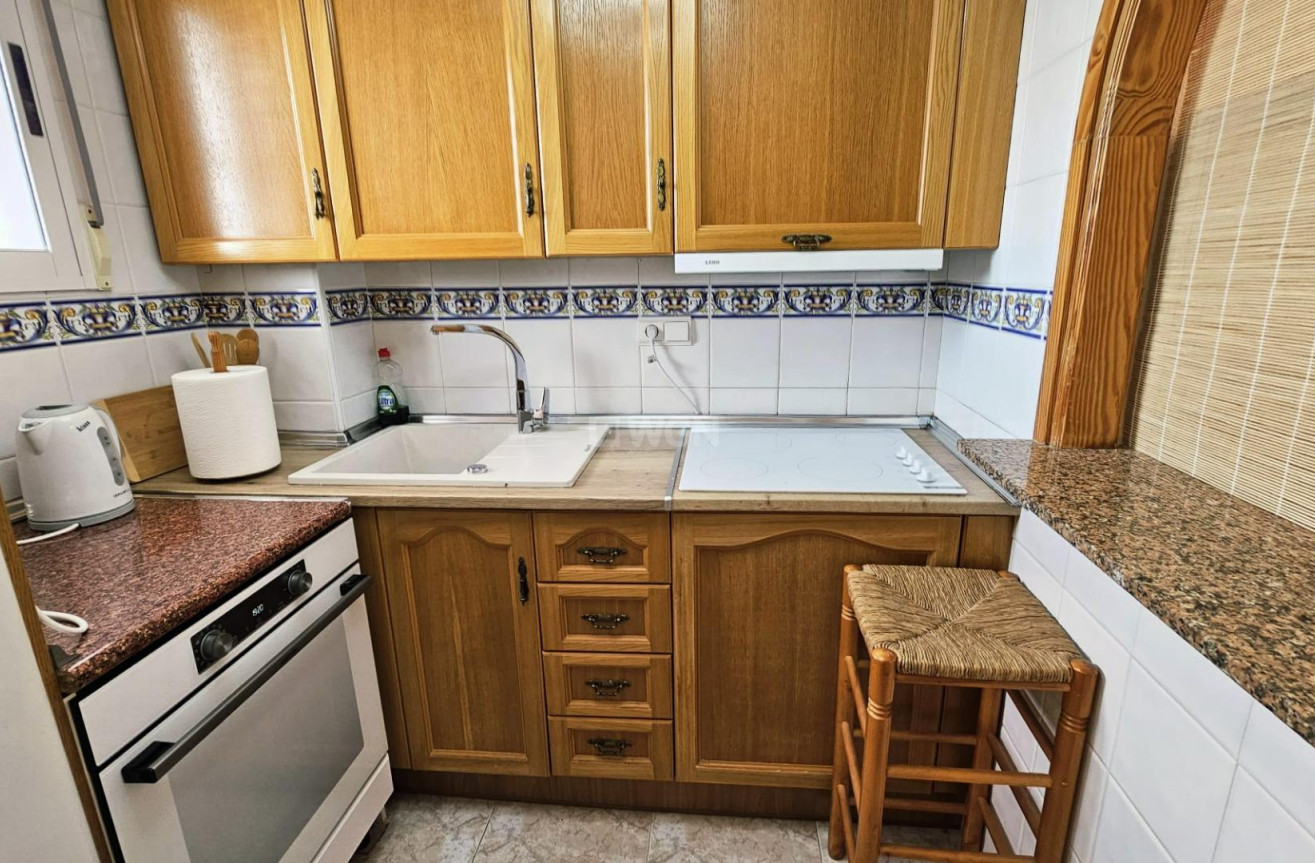 Odsprzedaż - Mieszkanie w bloku - Torrevieja - Nueva Torrevieja