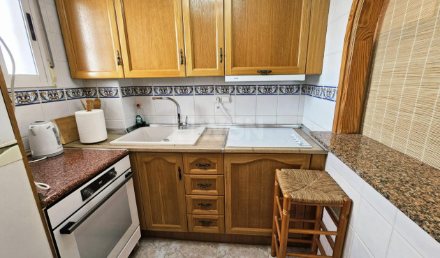 Odsprzedaż - Mieszkanie w bloku - Torrevieja - Nueva Torrevieja