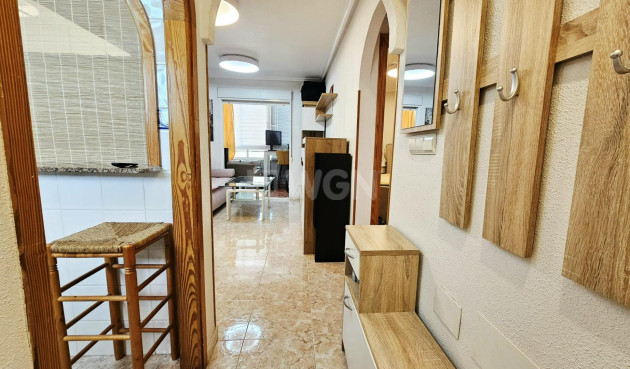 Odsprzedaż - Mieszkanie w bloku - Torrevieja - Nueva Torrevieja