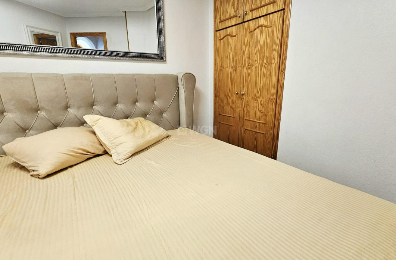 Odsprzedaż - Mieszkanie w bloku - Torrevieja - Nueva Torrevieja