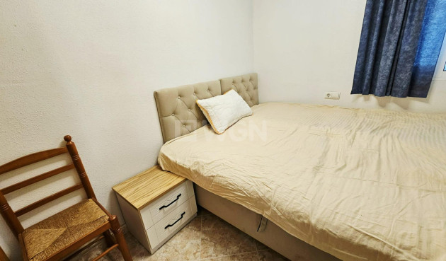 Odsprzedaż - Mieszkanie w bloku - Torrevieja - Nueva Torrevieja