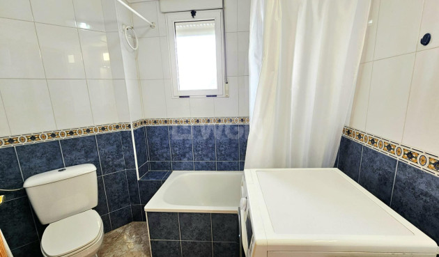 Odsprzedaż - Mieszkanie w bloku - Torrevieja - Nueva Torrevieja