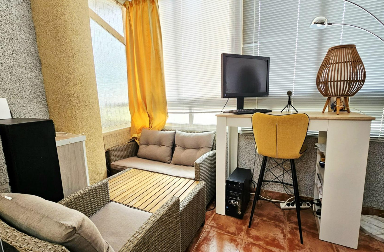 Odsprzedaż - Mieszkanie w bloku - Torrevieja - Nueva Torrevieja