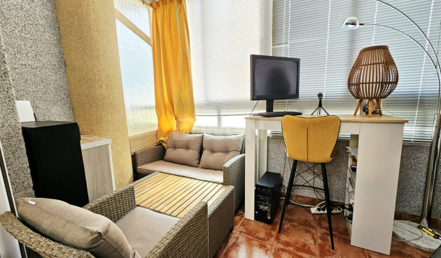 Odsprzedaż - Mieszkanie w bloku - Torrevieja - Nueva Torrevieja