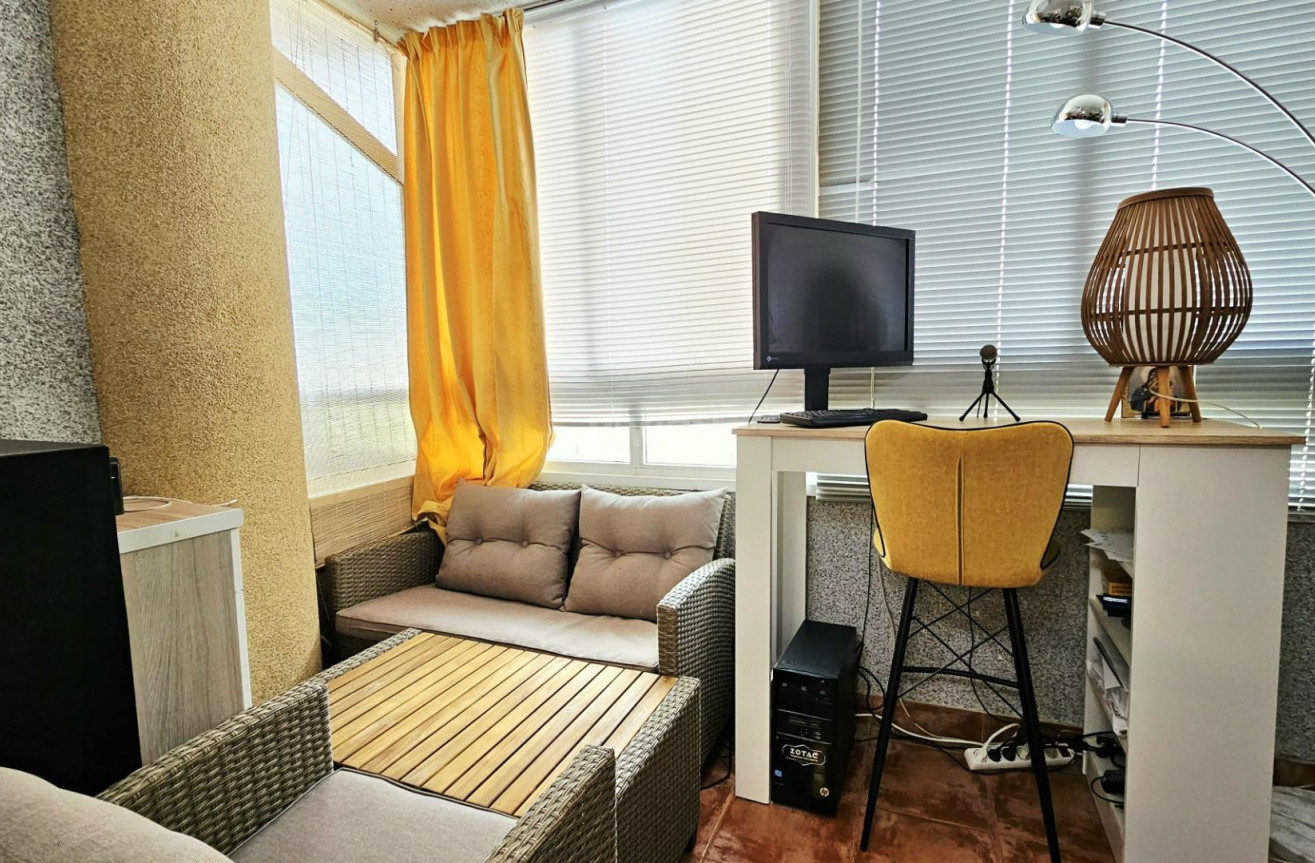 Odsprzedaż - Mieszkanie w bloku - Torrevieja - Nueva Torrevieja