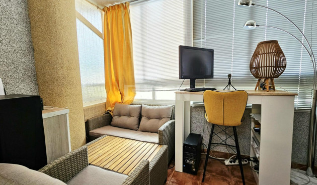 Odsprzedaż - Mieszkanie w bloku - Torrevieja - Nueva Torrevieja