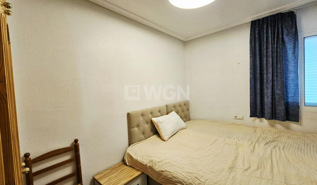 Odsprzedaż - Mieszkanie w bloku - Torrevieja - Nueva Torrevieja