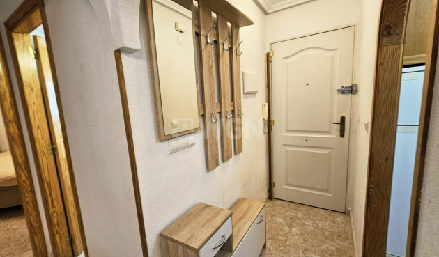 Odsprzedaż - Mieszkanie w bloku - Torrevieja - Nueva Torrevieja