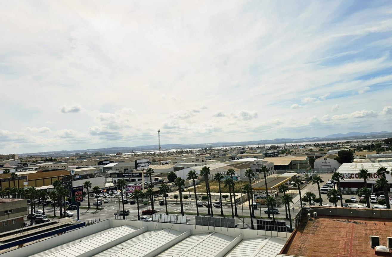 Odsprzedaż - Mieszkanie w bloku - Torrevieja - Nueva Torrevieja