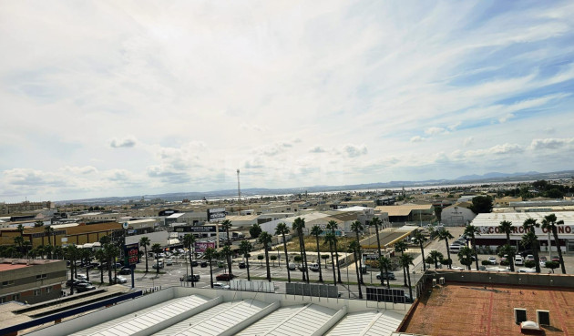 Odsprzedaż - Mieszkanie w bloku - Torrevieja - Nueva Torrevieja