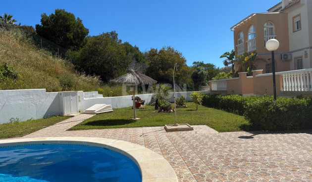 Odsprzedaż - Mieszkanie w bloku - Torrevieja - La Mata