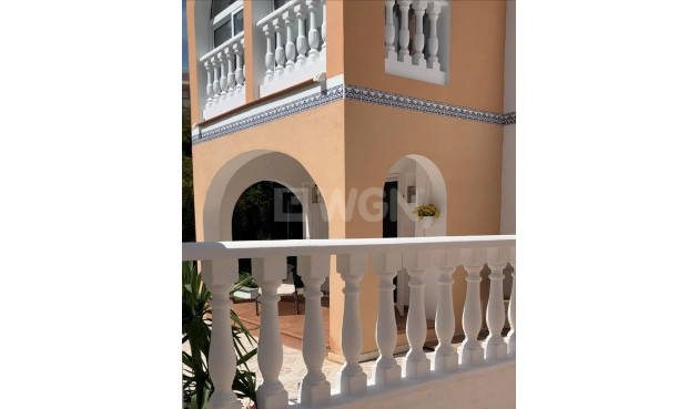 Odsprzedaż - Mieszkanie w bloku - Torrevieja - La Mata