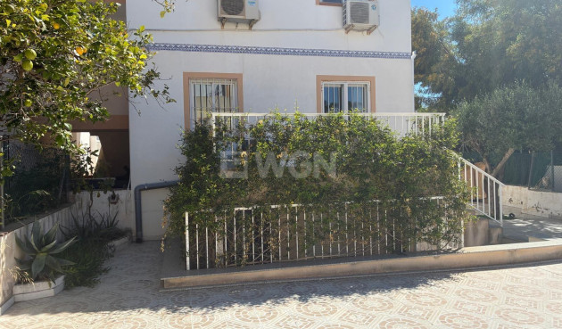 Odsprzedaż - Mieszkanie w bloku - Torrevieja - La Mata