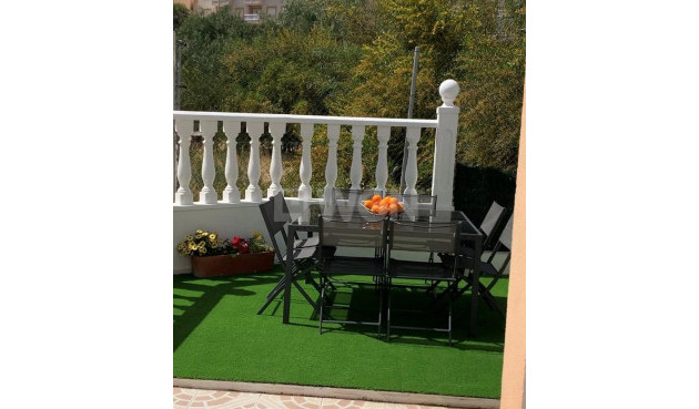 Odsprzedaż - Mieszkanie w bloku - Torrevieja - La Mata