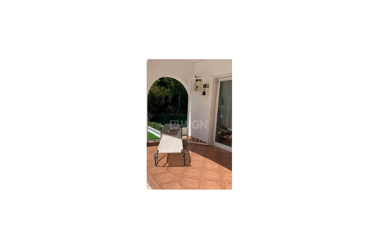 Odsprzedaż - Mieszkanie w bloku - Torrevieja - La Mata