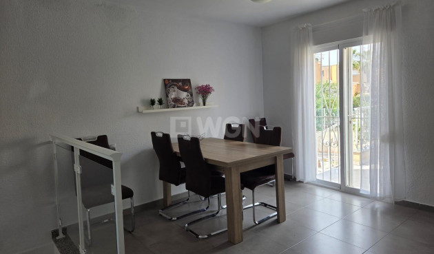 Odsprzedaż - Mieszkanie w bloku - Torrevieja - La Mata