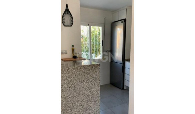 Odsprzedaż - Mieszkanie w bloku - Torrevieja - La Mata