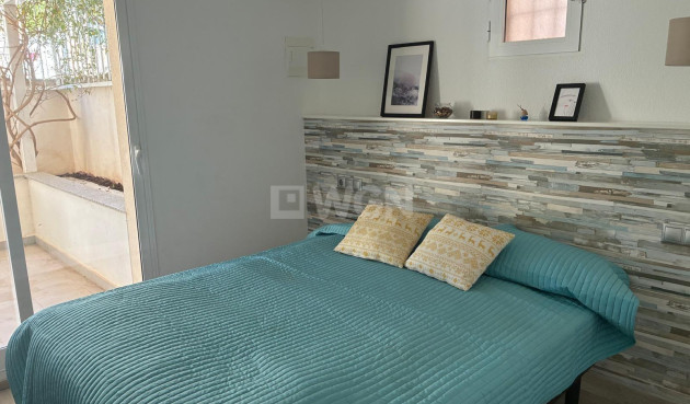 Odsprzedaż - Mieszkanie w bloku - Torrevieja - La Mata