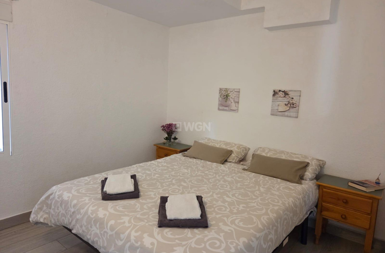 Odsprzedaż - Mieszkanie w bloku - Torrevieja - La Mata