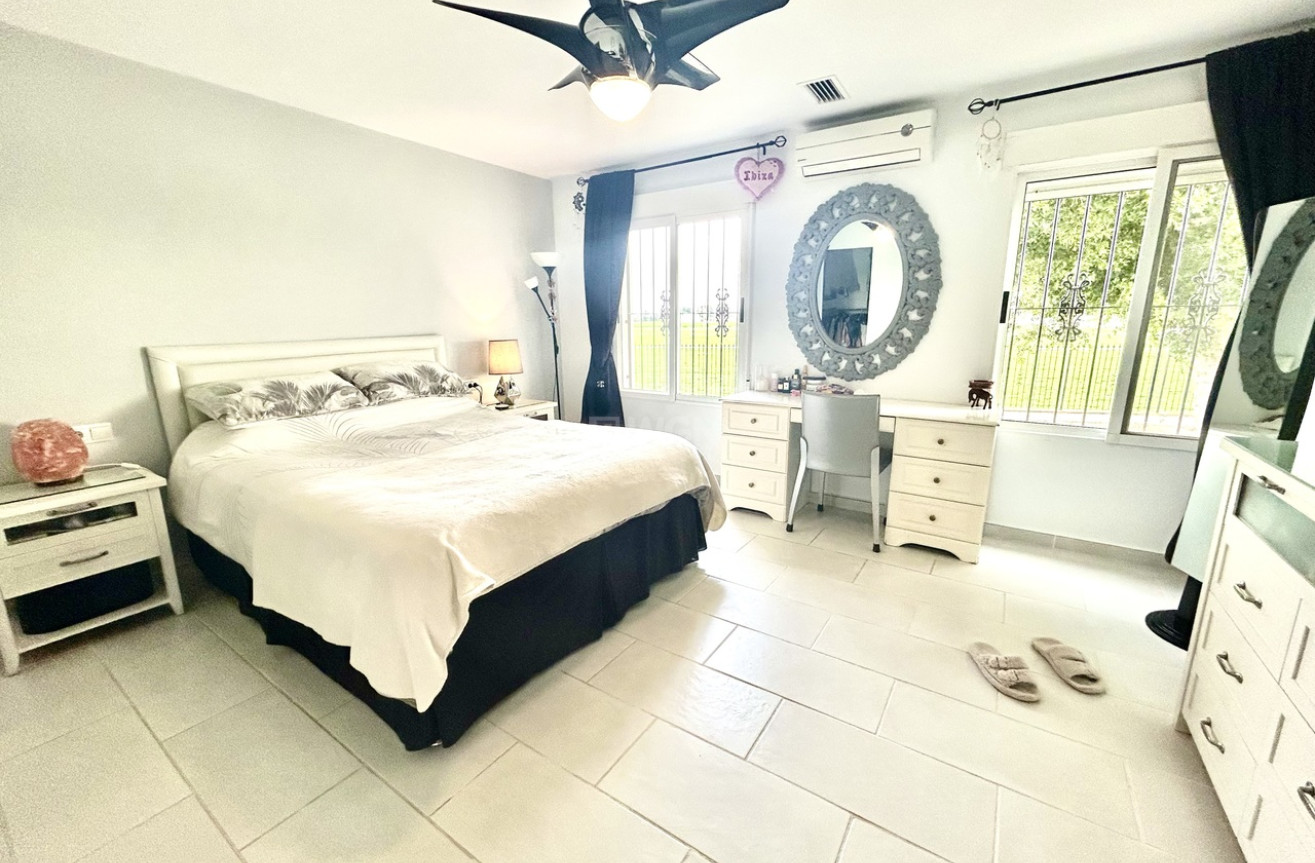 Odsprzedaż - Villa - Catral - Costa Blanca