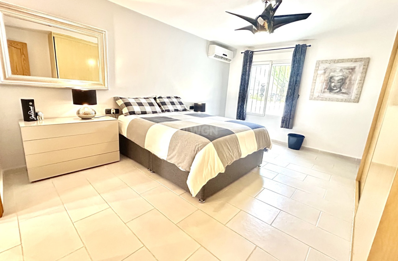 Odsprzedaż - Villa - Catral - Costa Blanca