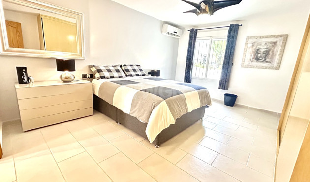 Odsprzedaż - Villa - Catral - Costa Blanca