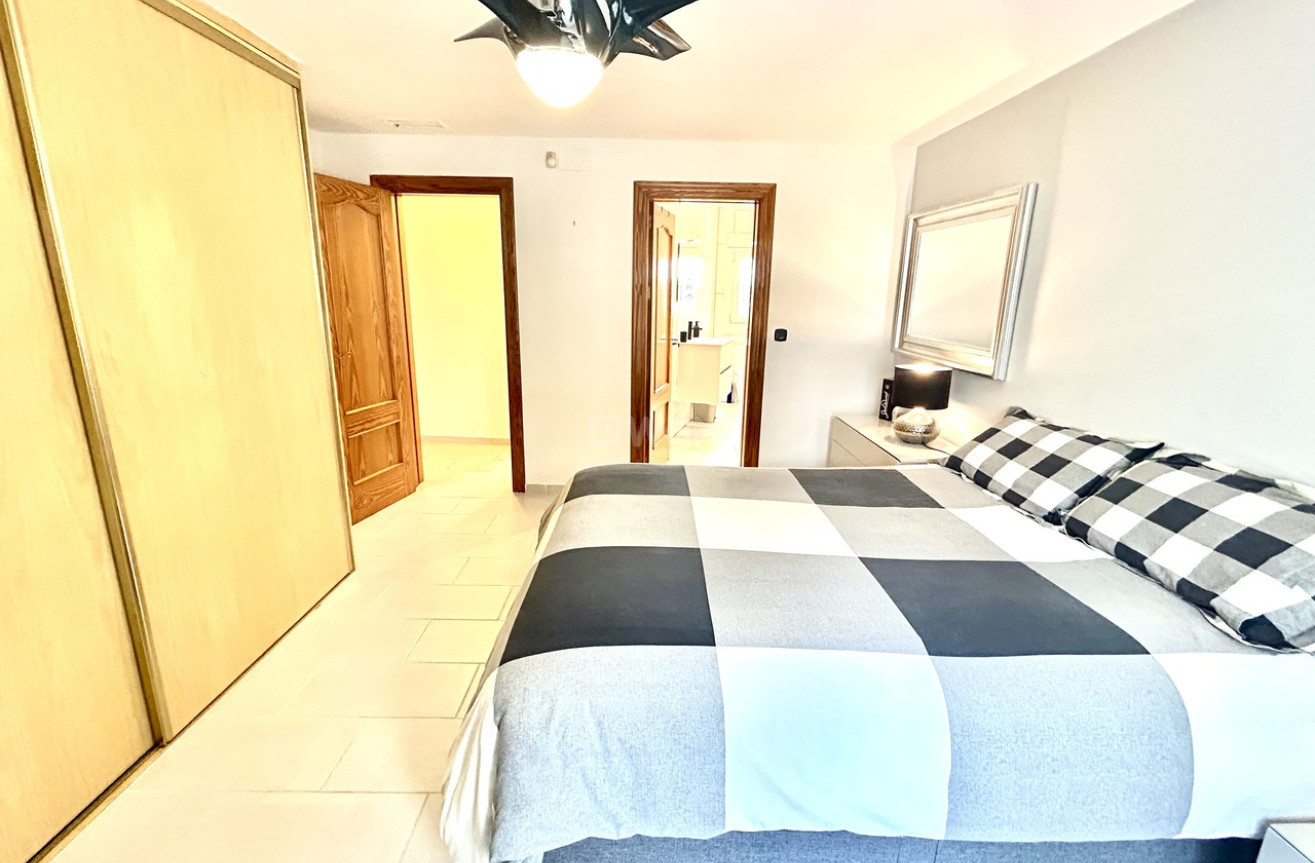 Odsprzedaż - Villa - Catral - Costa Blanca