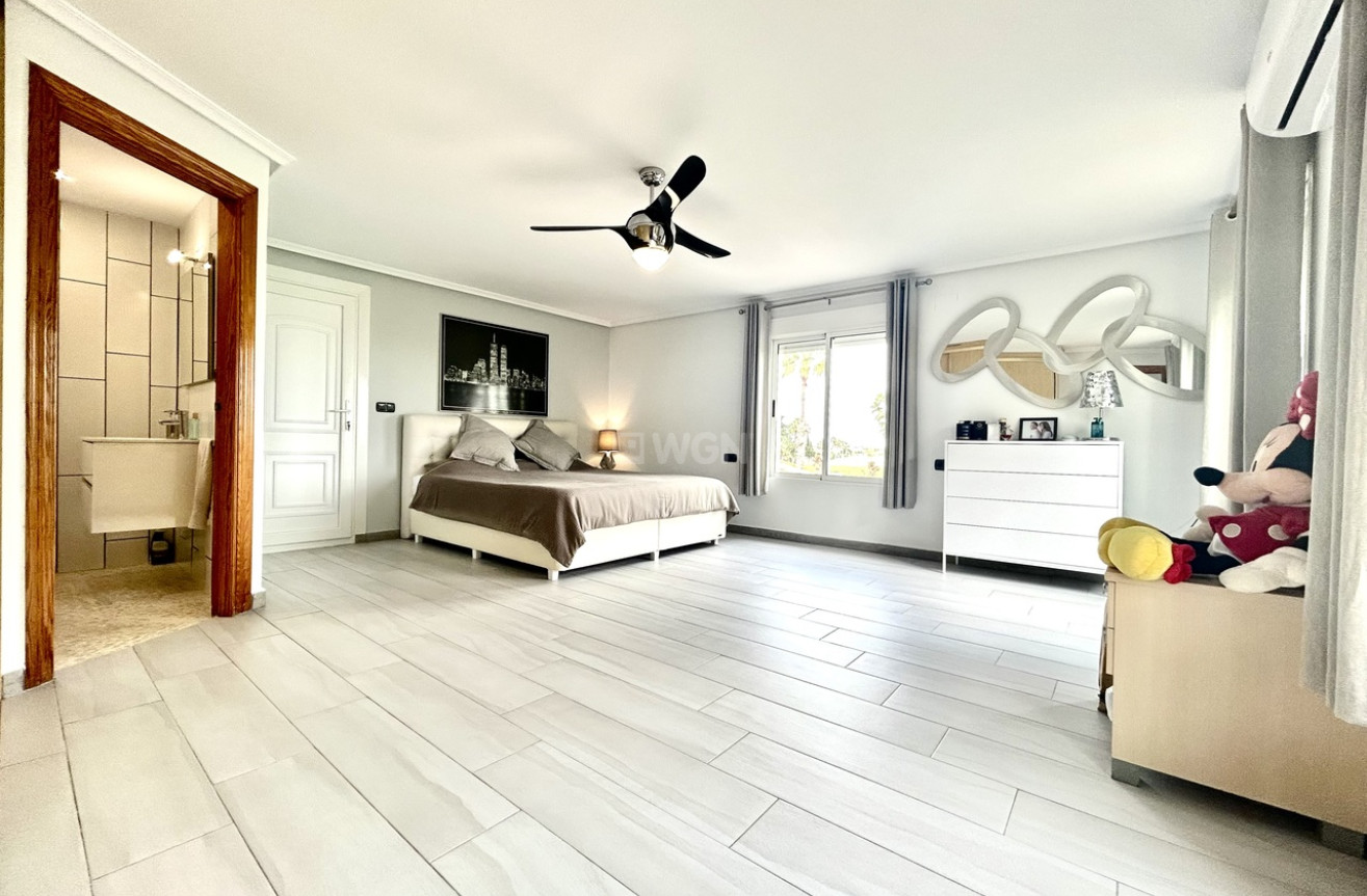 Odsprzedaż - Villa - Catral - Costa Blanca