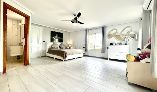 Odsprzedaż - Villa - Catral - Costa Blanca