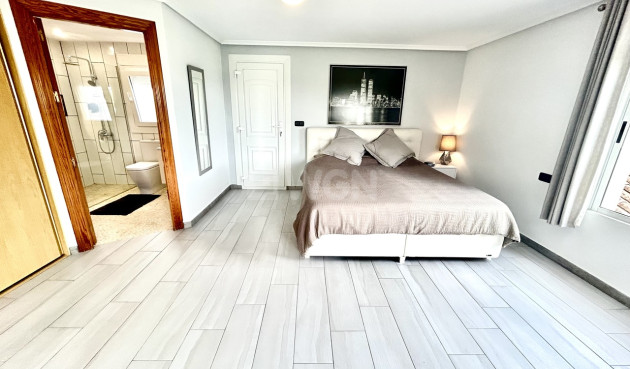 Odsprzedaż - Villa - Catral - Costa Blanca