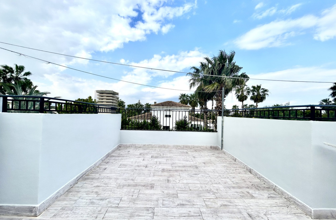 Odsprzedaż - Villa - Catral - Costa Blanca