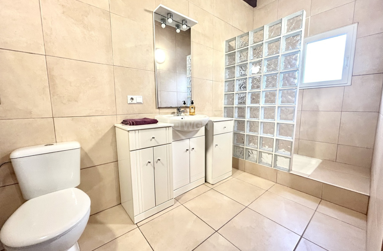 Odsprzedaż - Villa - Catral - Costa Blanca