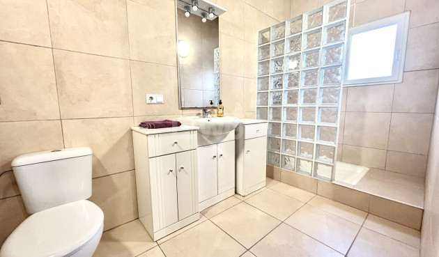 Odsprzedaż - Villa - Catral - Costa Blanca