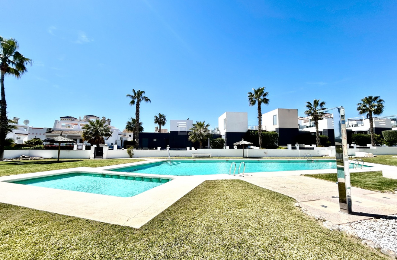 Odsprzedaż - Mieszkanie w bloku - Villamartin - Costa Blanca