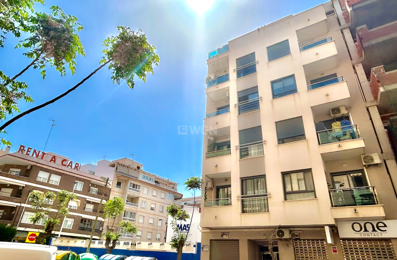 Odsprzedaż - Mieszkanie w bloku - Torrevieja - Costa Blanca