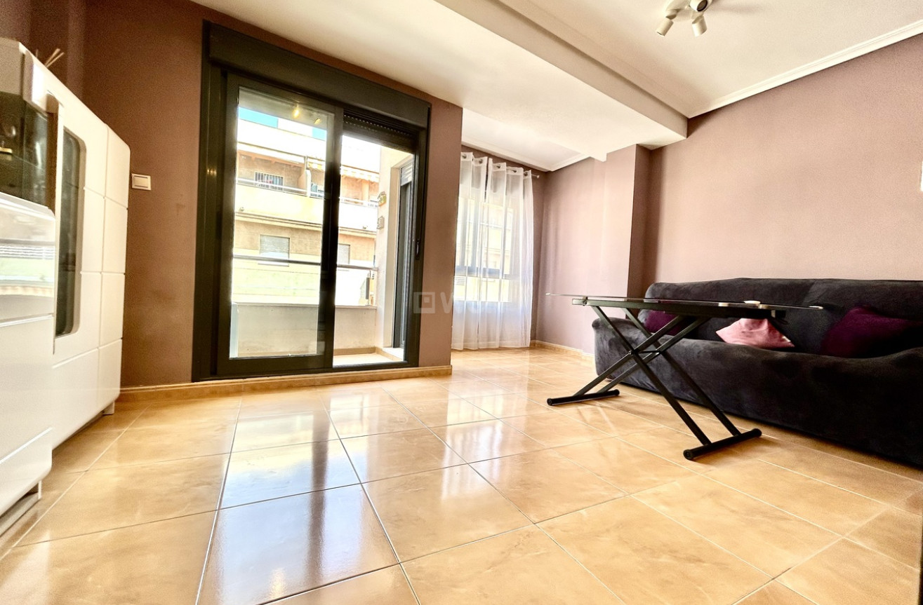 Odsprzedaż - Mieszkanie w bloku - Torrevieja - Costa Blanca