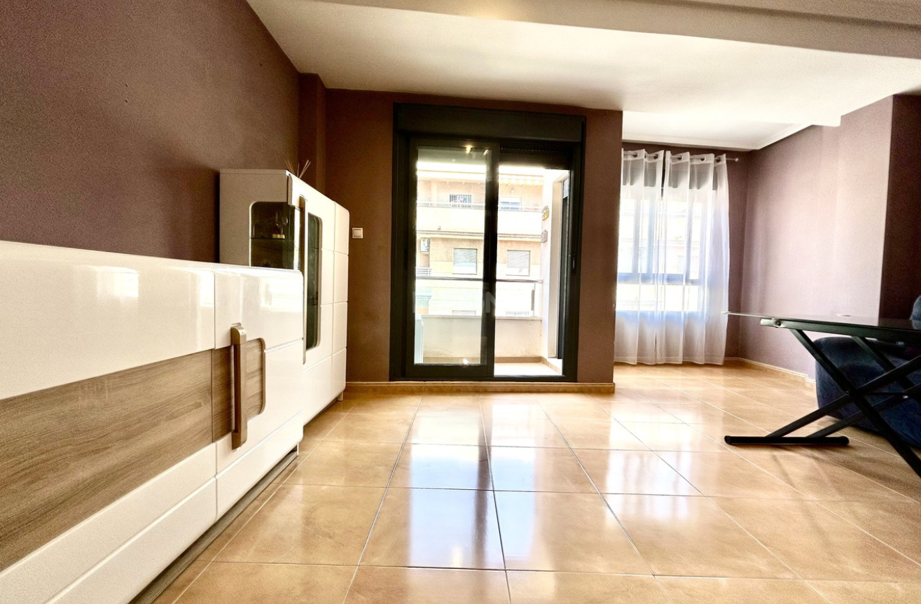 Odsprzedaż - Mieszkanie w bloku - Torrevieja - Costa Blanca