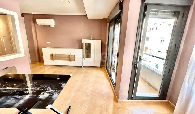 Odsprzedaż - Mieszkanie w bloku - Torrevieja - Costa Blanca