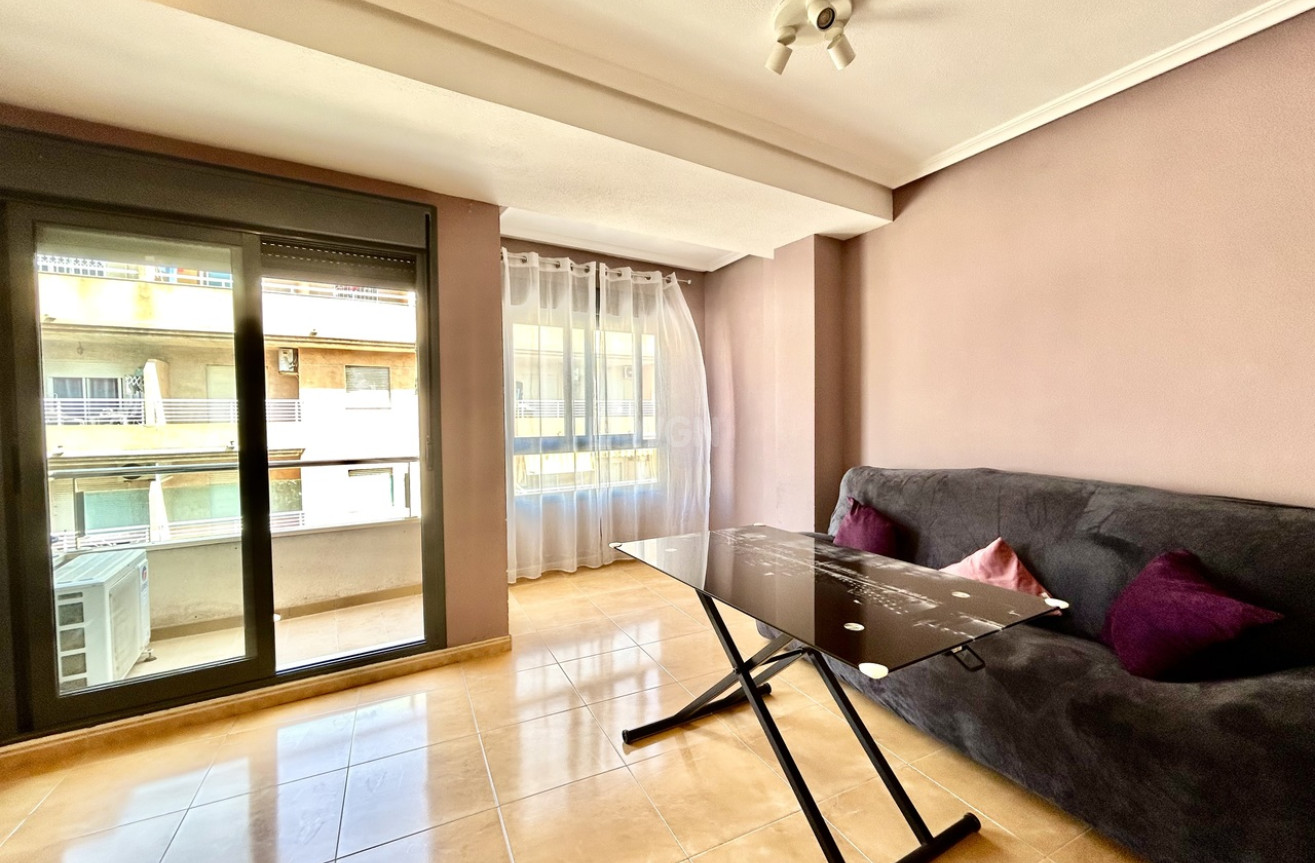 Odsprzedaż - Mieszkanie w bloku - Torrevieja - Costa Blanca