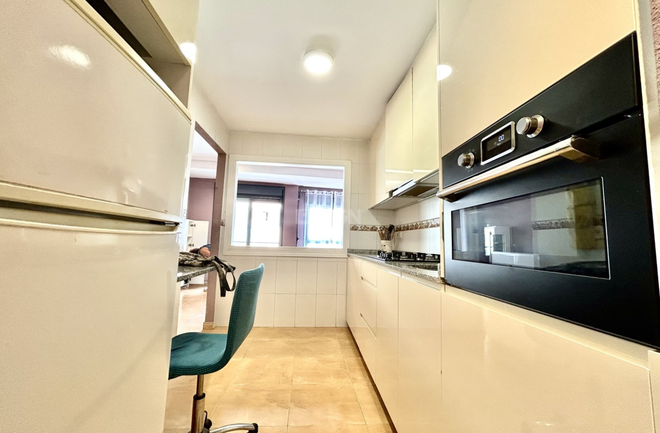 Odsprzedaż - Mieszkanie w bloku - Torrevieja - Costa Blanca