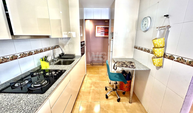 Odsprzedaż - Mieszkanie w bloku - Torrevieja - Costa Blanca