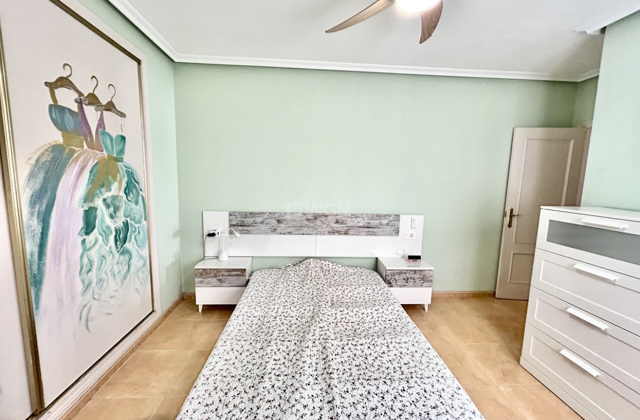 Odsprzedaż - Mieszkanie w bloku - Torrevieja - Costa Blanca