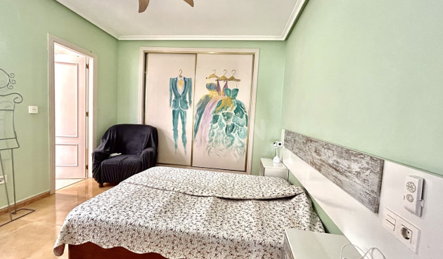 Odsprzedaż - Mieszkanie w bloku - Torrevieja - Costa Blanca