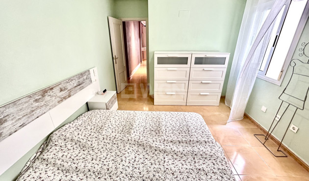 Odsprzedaż - Mieszkanie w bloku - Torrevieja - Costa Blanca