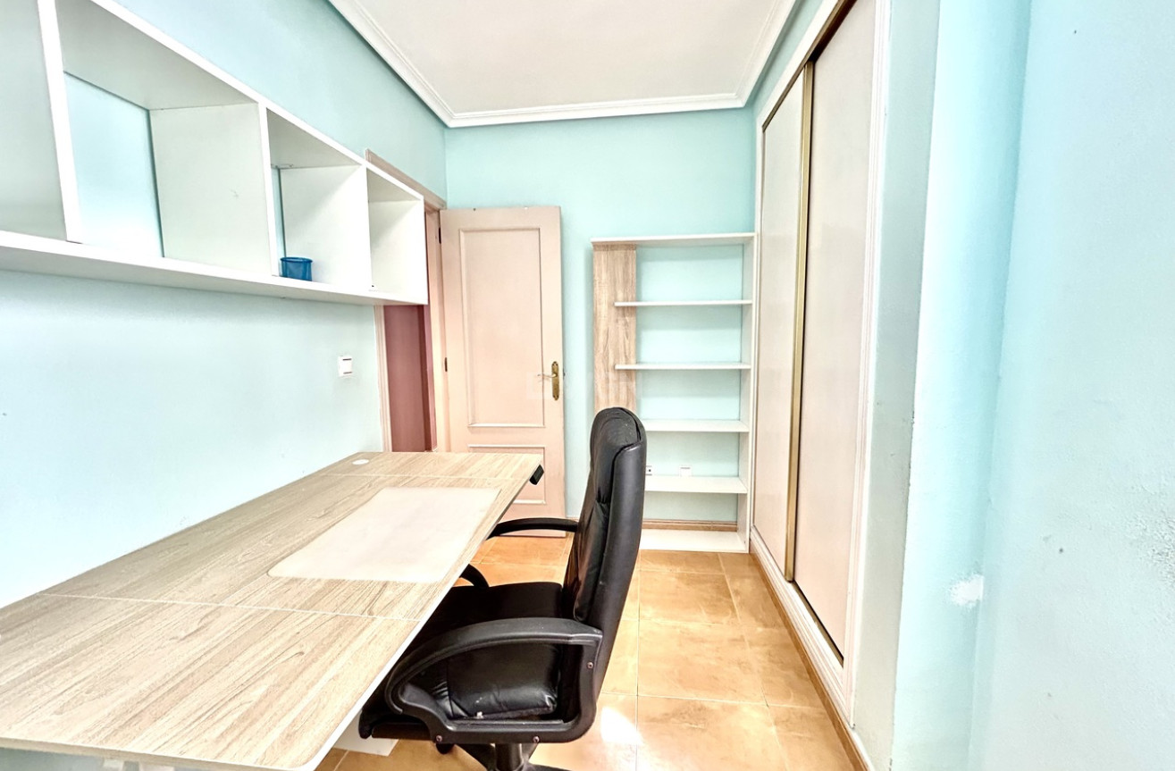Odsprzedaż - Mieszkanie w bloku - Torrevieja - Costa Blanca