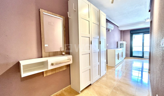 Odsprzedaż - Mieszkanie w bloku - Torrevieja - Costa Blanca